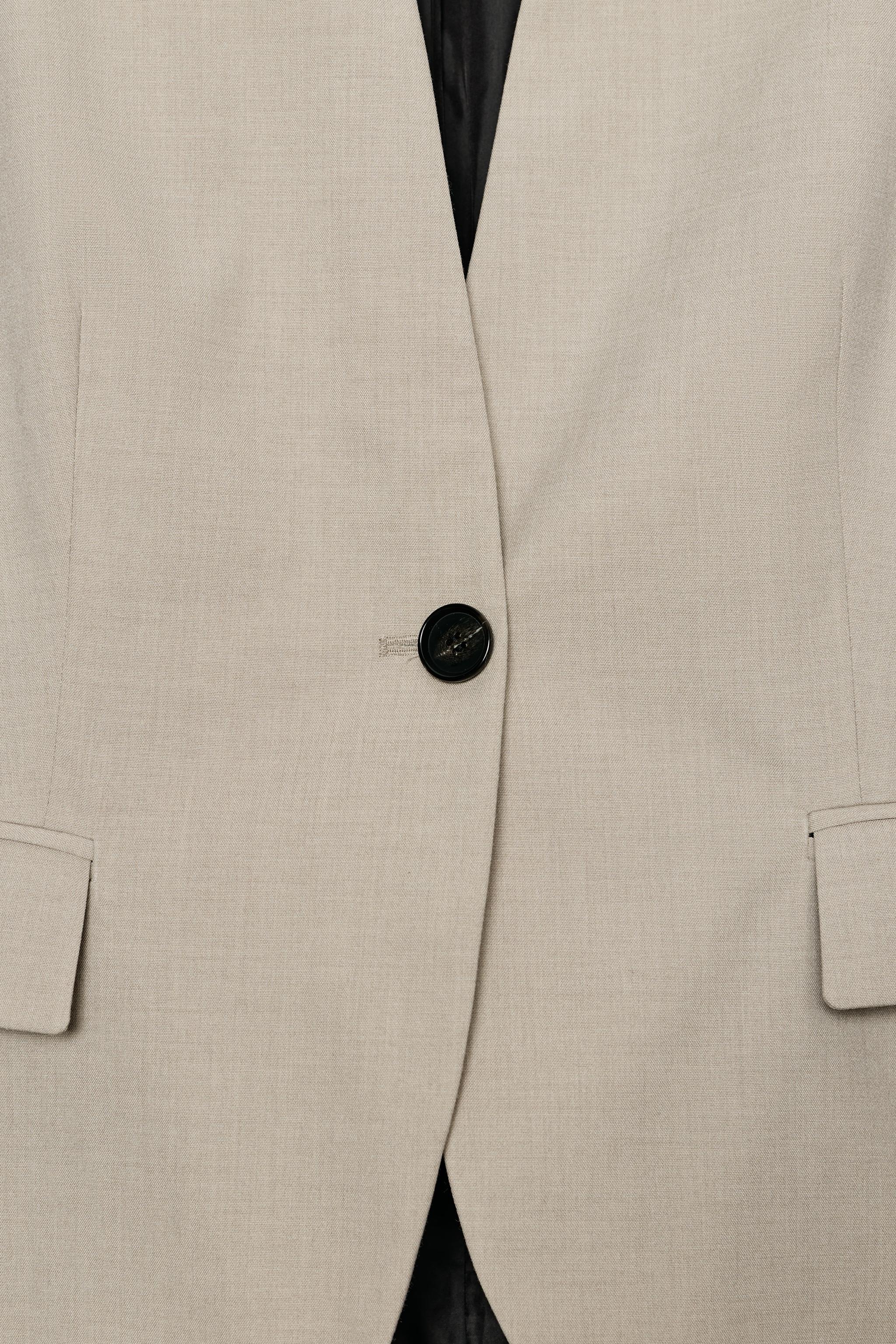 FITTED SHOULDER-PAD BLAZER